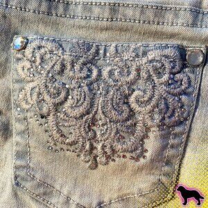 Wallflower Luscious Curvy Fit Embellished Embroidered Denim Jeans Shorts Size 3